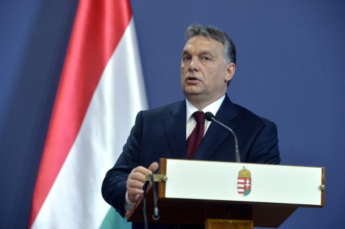 EU-Commissievoorzitter begroet Hongaarse 'dictator'