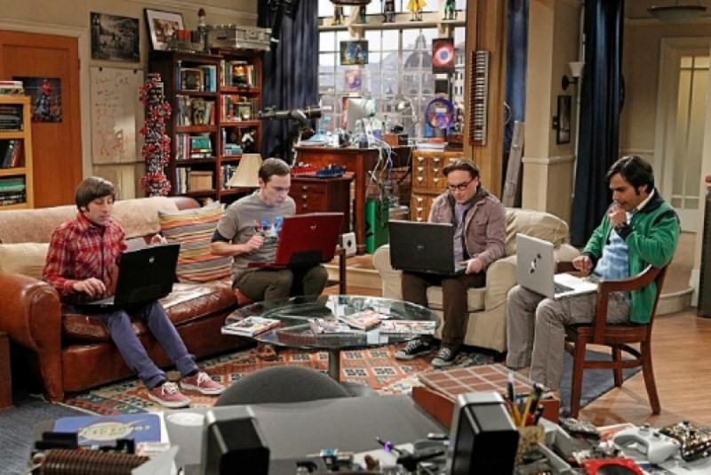 Big Bang Theory: de nerds proberen kaarten voor Comic-Con te scoren