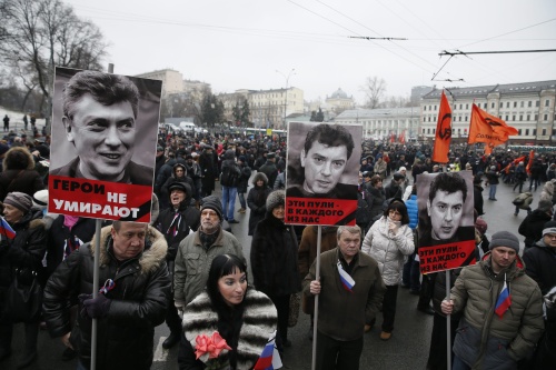 Massale rouwmars na moord in Moskou