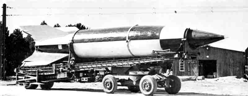 V2 Raket op lanceerinstallatie (foto - Wikipedia)