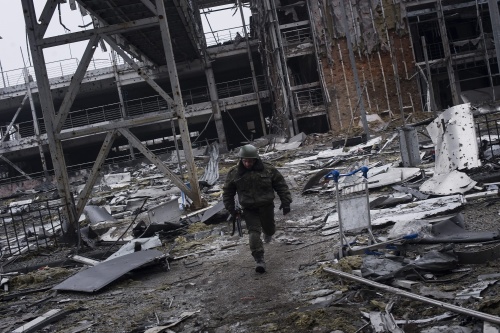 Vliegveld Donetsk bestookt met granaten