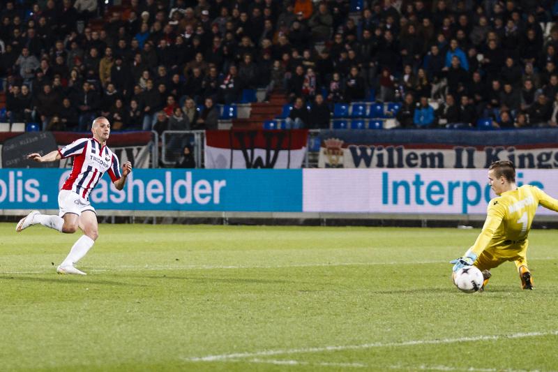Ben Sahar liet Dordrecht-doelman Kurto tweemaal kansloos (Pro Shots/Toin Damen)