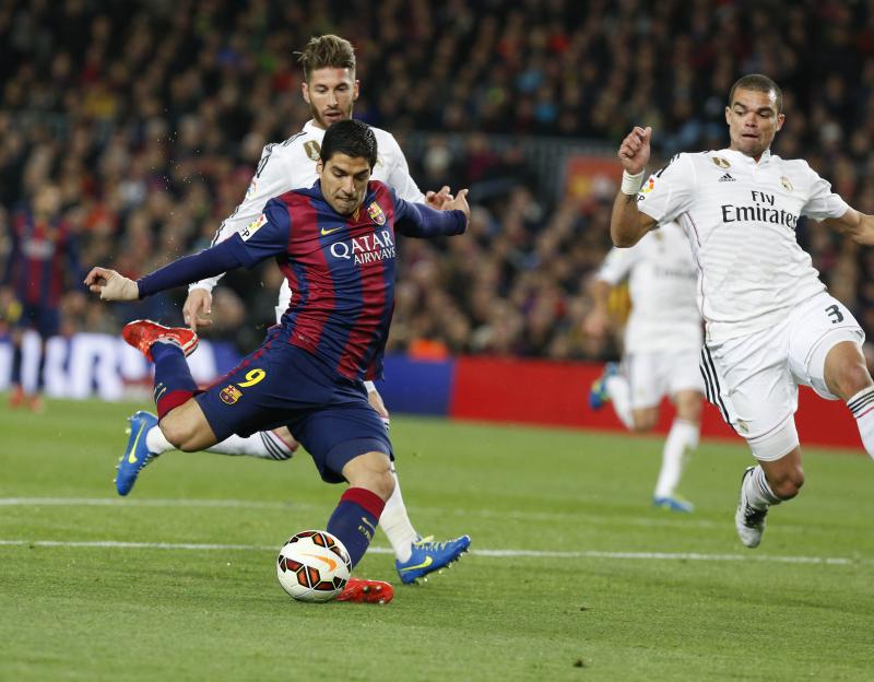 Suárez schiet de 2-1 binnen. (PRO SHOTS/Marca)