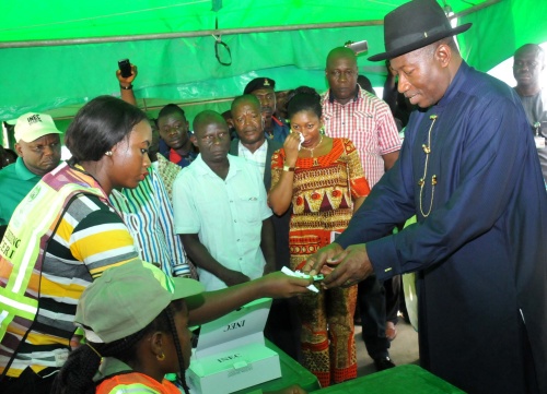 Oppositieleider Nigeria wint verkiezingen