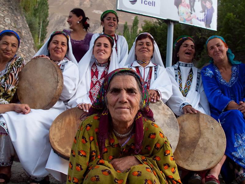 Traditionele Tadzjikse kledij (Foto: Evgeni Zotov, flickr)
