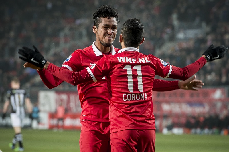 De mannen die het geld binnen moeten brengen bij FC Twente, Jesus Corona en Renato Tapia (PRO SHOTS/Ronald Bonestroo)
