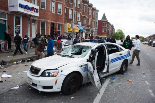 Agenten gewond bij rellen in Baltimore