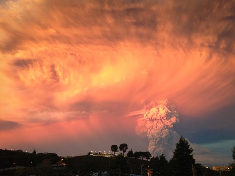 Weer uitbarsting vulkaan Calbuco in Chili (Foto:  Matías Garrido Hollstein, flickr)