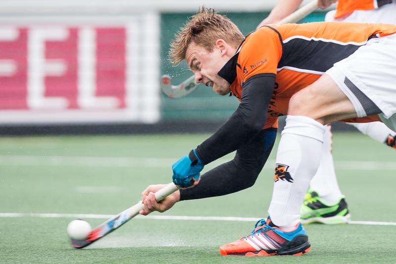 Van der Weerden met een belangrijke push. (PRO SHOTS/Kay Int Veen)