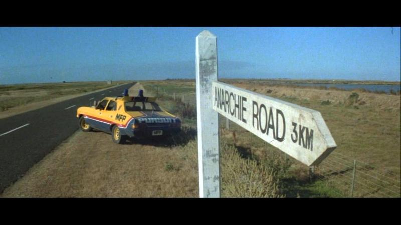 Mad Max (1979) screen 1