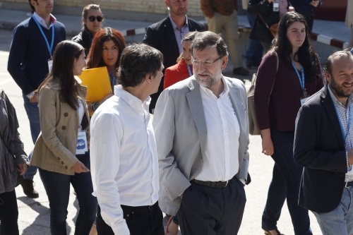 Partij Rajoy wint, maar verliest meerderheid