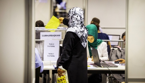 Turken in Nederland naar stembus