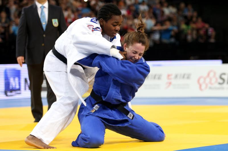 Verkerk (blauw) hoopt tijdens het toernooi af te kunnen rekenen met de Française Audrey Tcheumeo (PRO SHOTS/GEPA)