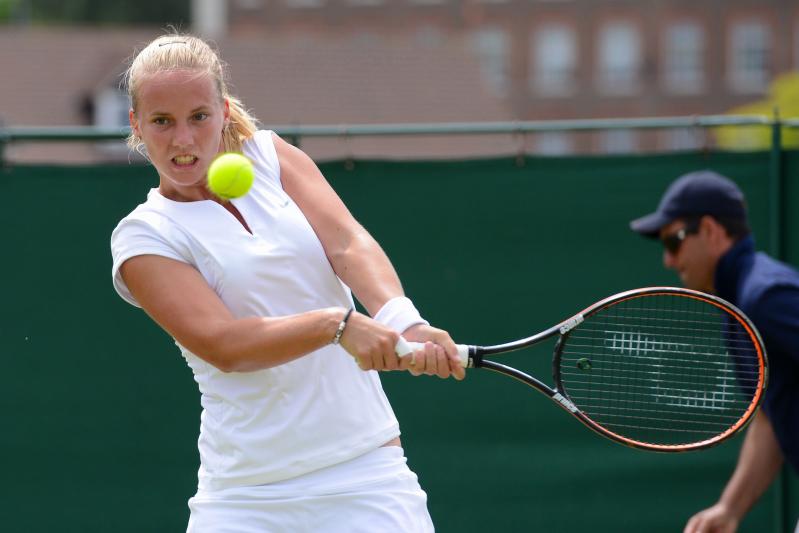 Richel Hogenkamp door bij haar debuut op Wimbledon. (PRO SHOTS/Zuma Sports Wire)