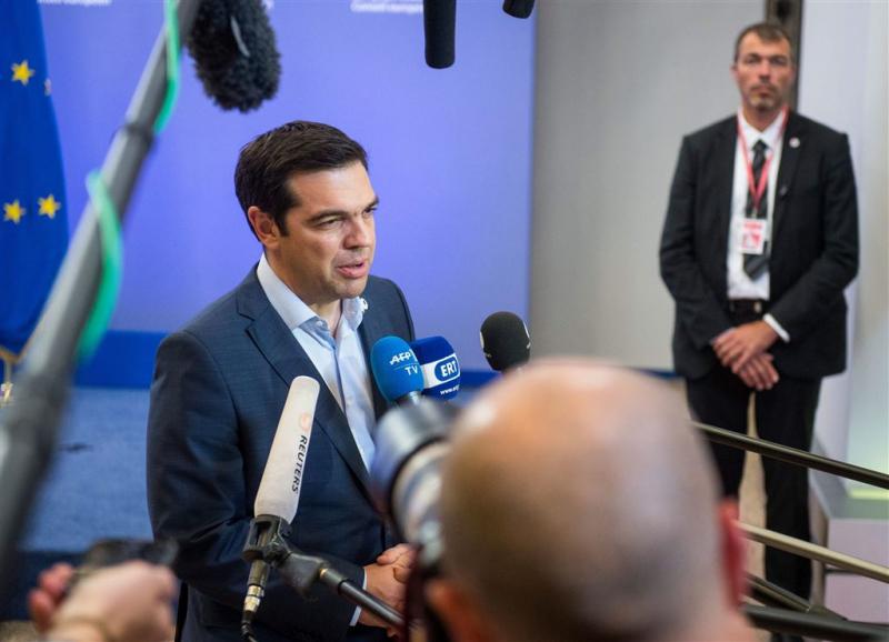 Tsipras gaat akkoord met eurozone uitleggen