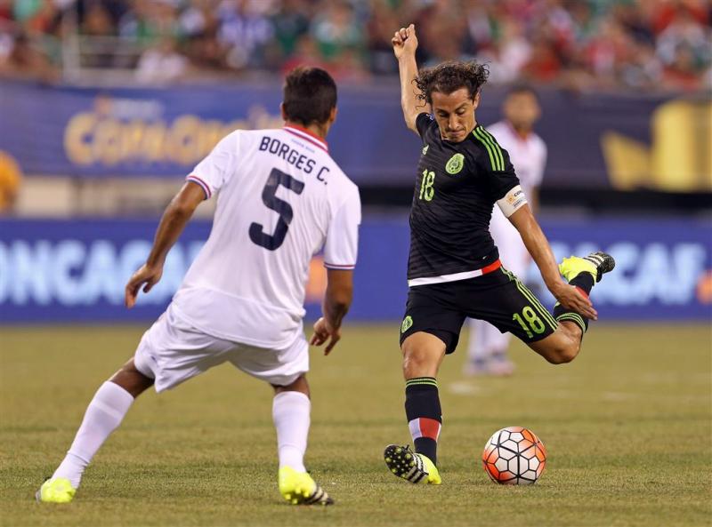 Guardado schiet Mexico naar halve finales