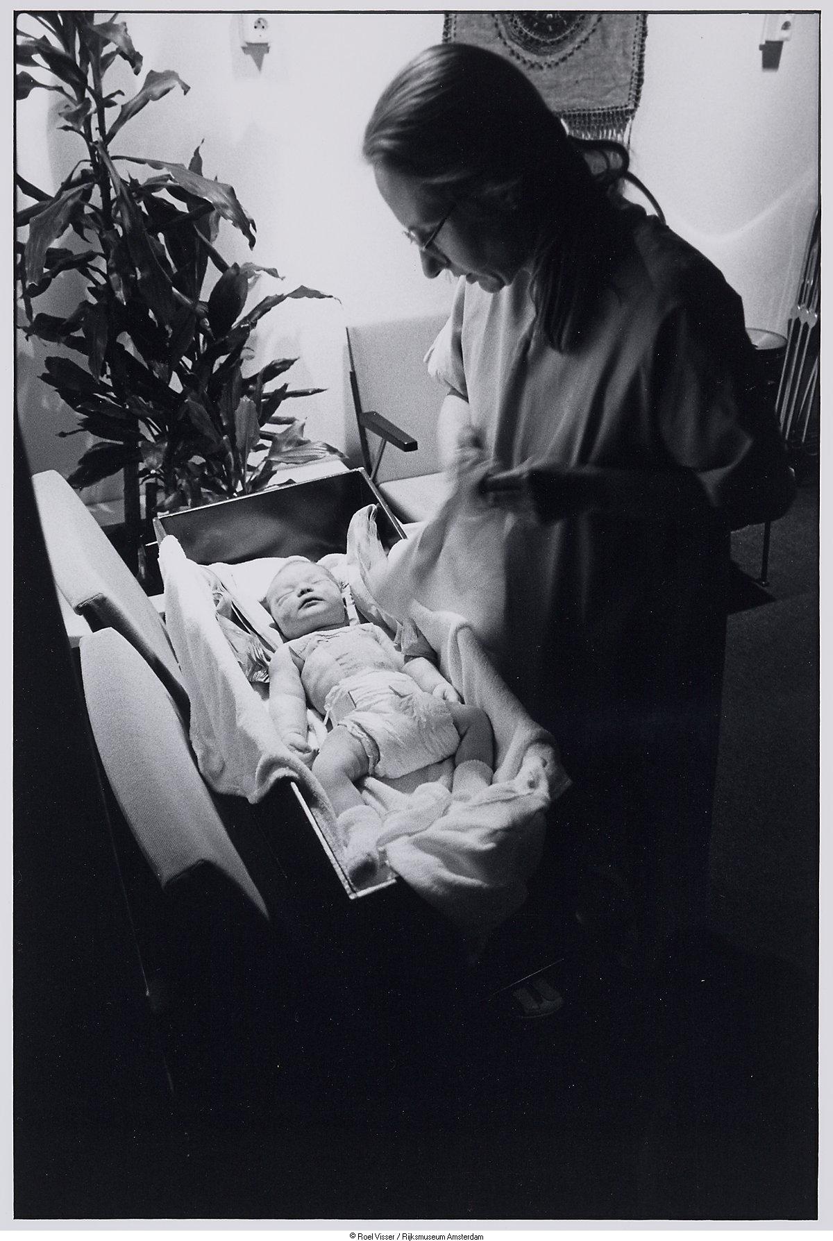 Een baby in het Sophia Kinderziekenhuis in Rotterdam