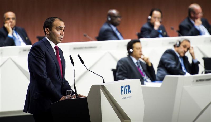 Prins Ali wil nu al bijrol voor Blatter