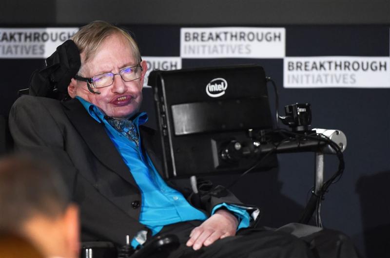 Hawking waarschuwt voor 'intelligente' wapens