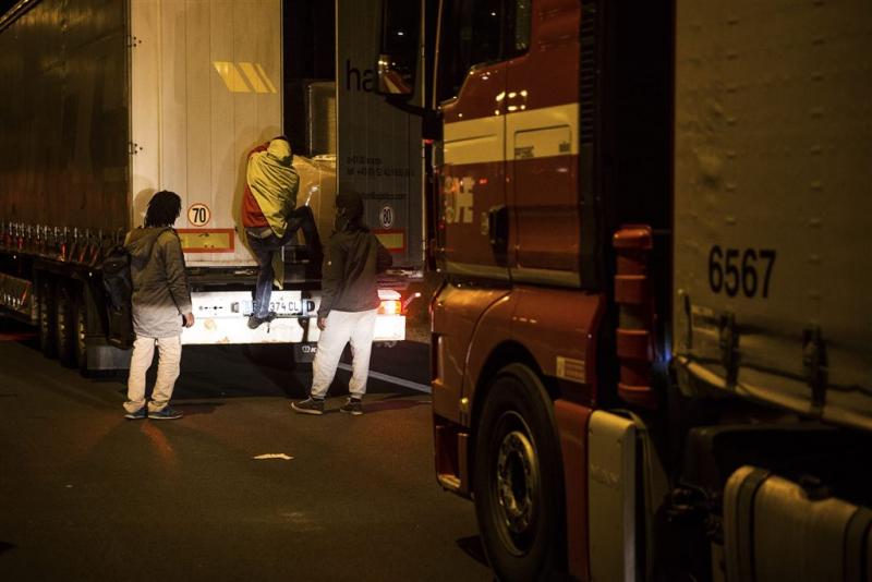 Weer massale oploop vluchtelingen Calais