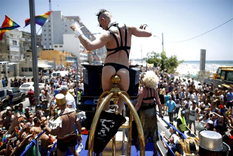 Deelnemers Gay Pride Israël neergestoken
