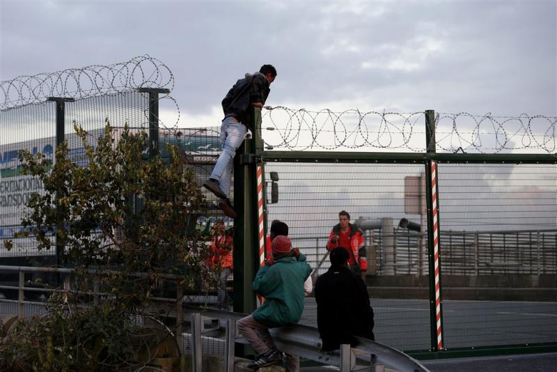 Ministers: Calais is niet alleen ons probleem