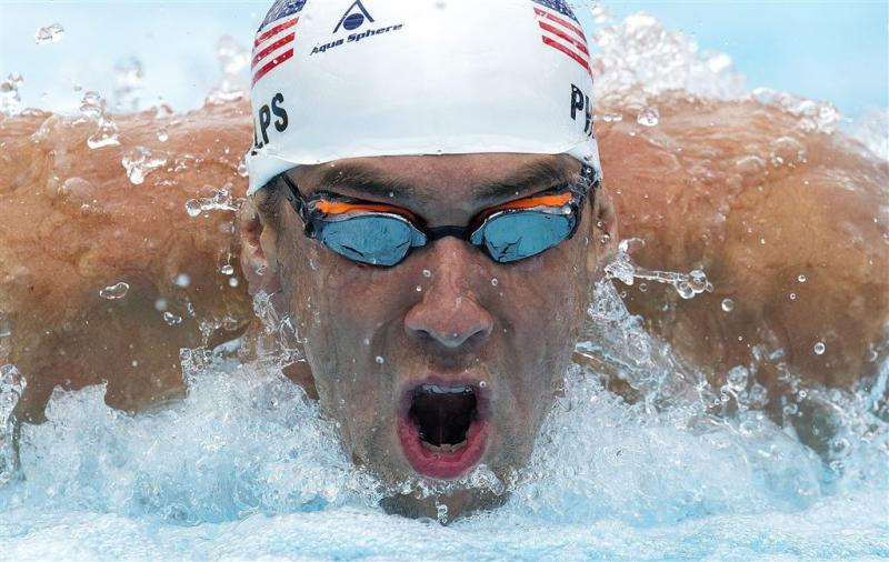 Phelps klokt toptijd op 200 vlinderslag