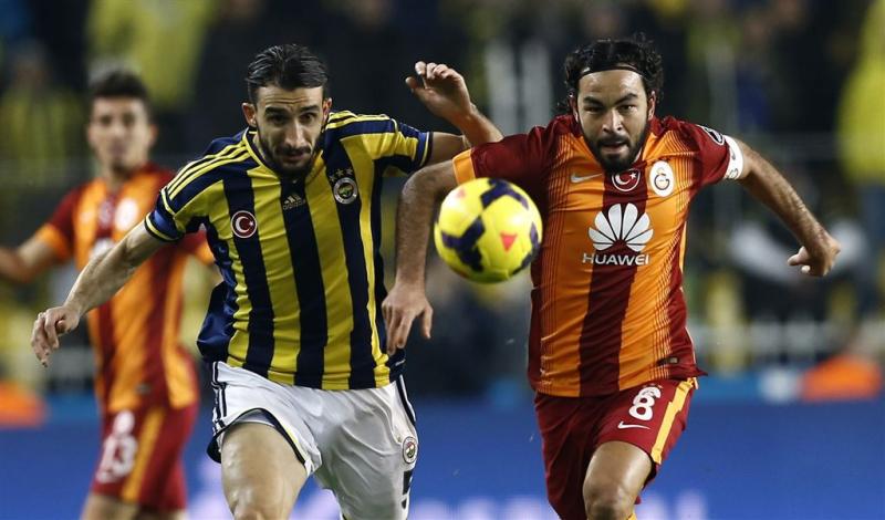 Fenerbahçe-speler Topal beschoten in auto