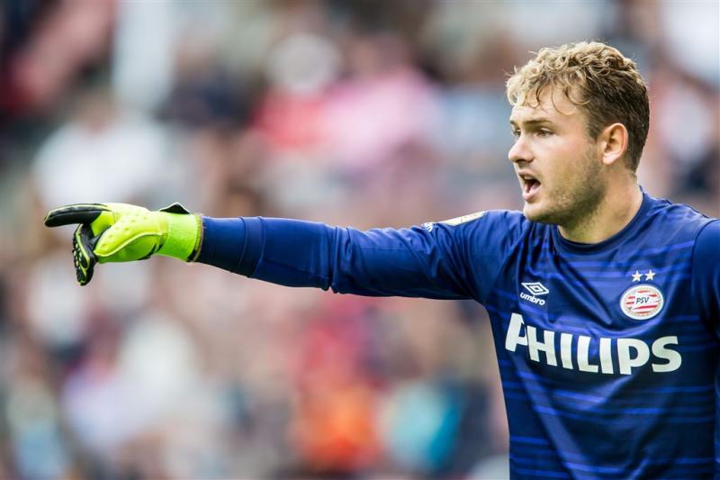 Keeper Zoet tekent nieuw contract bij PSV