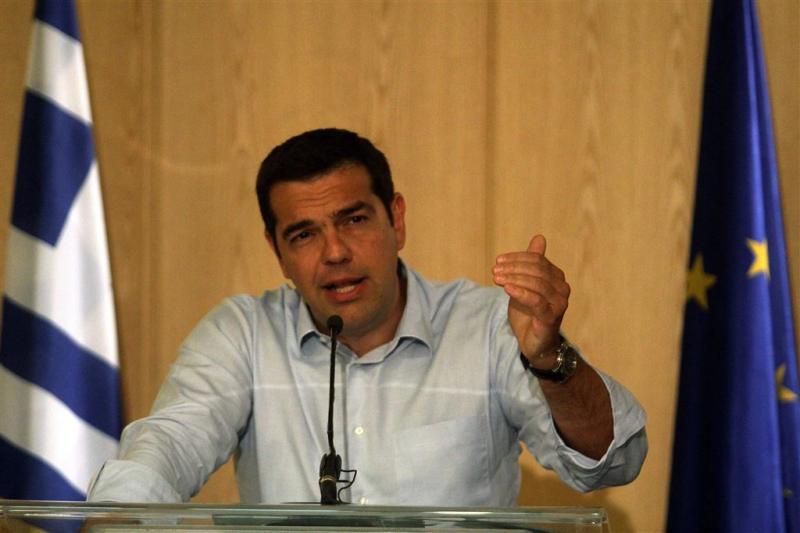 Griekse premier Tsipras bevestigt ontslag