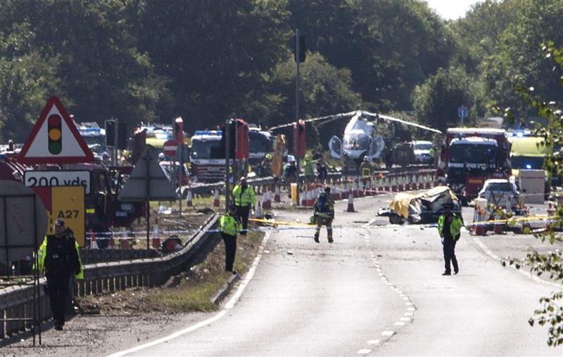 Piloot Britse vliegtuigcrash vecht voor leven