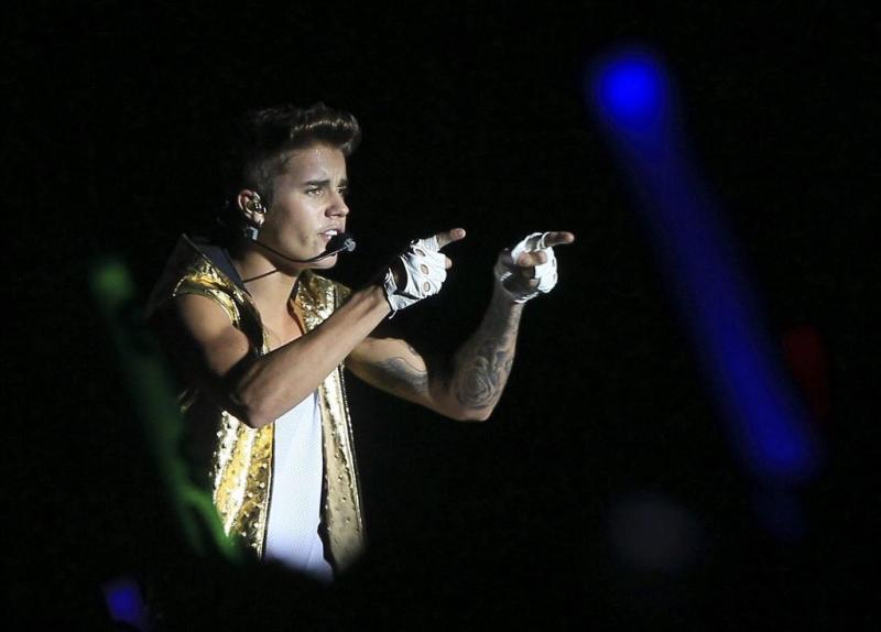 'Justin Bieber buiten adem tijdens optreden'