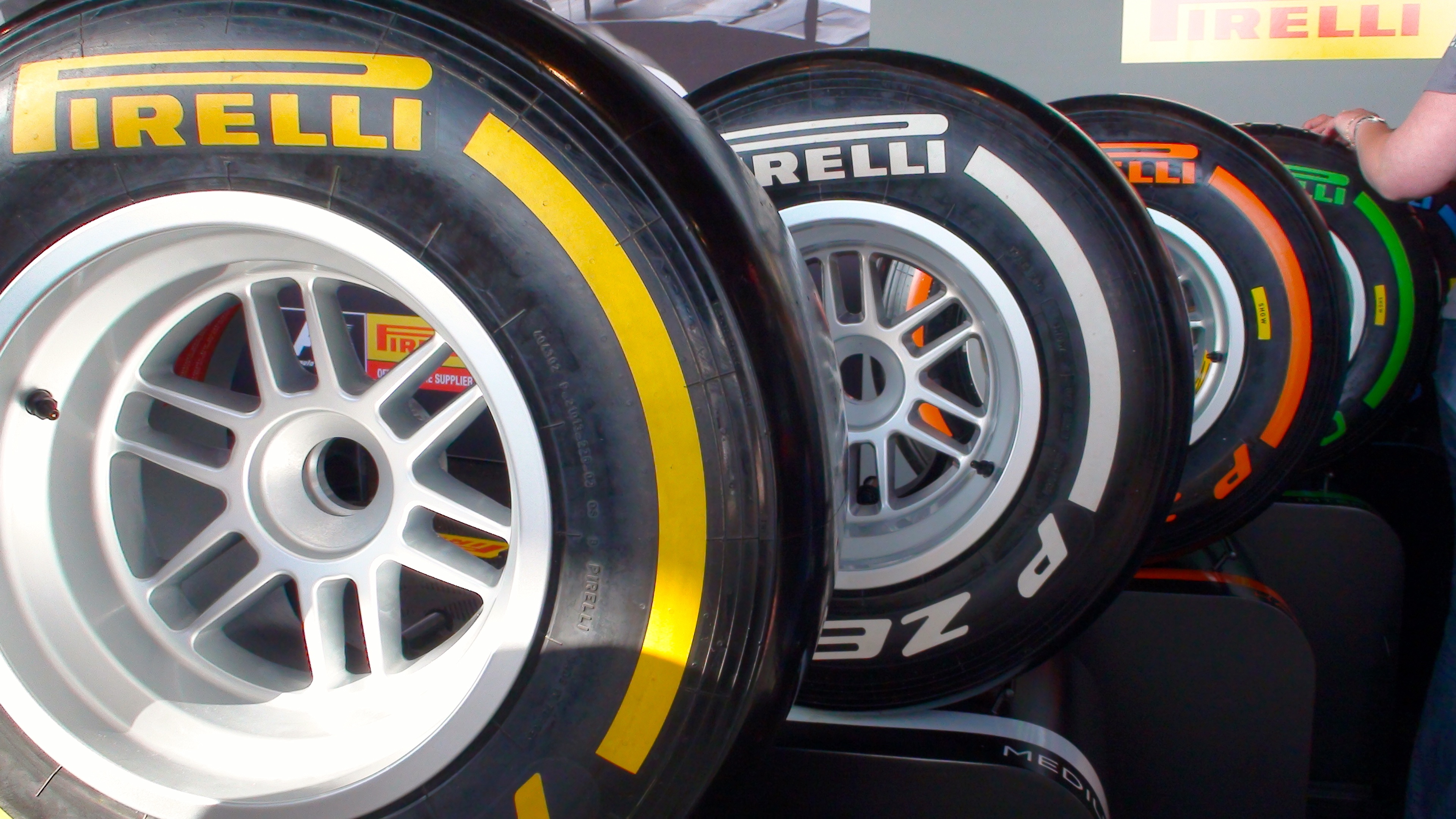 Opnieuw sneden in Pirelli-banden (Foto: WikiCommons)