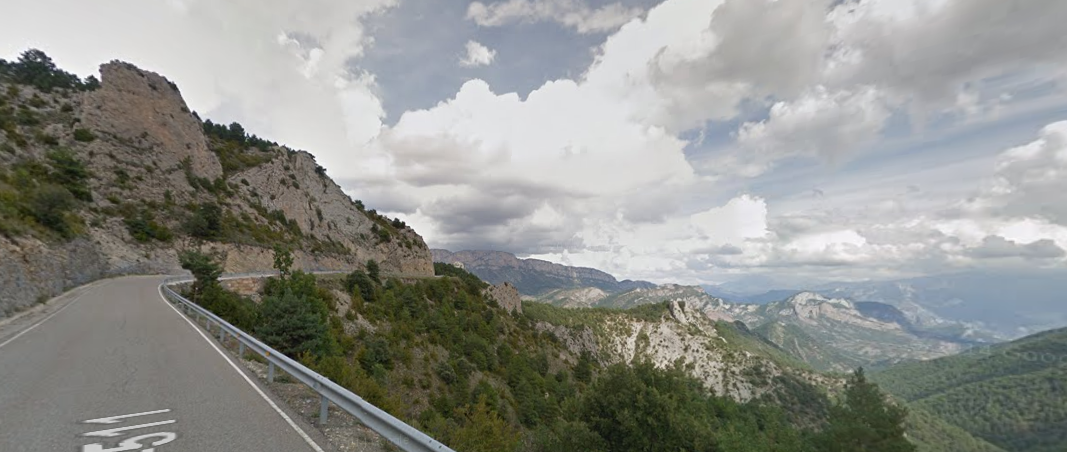 Tijdens de afdaling is het genieten van het mooie uitzicht (Foto: Google Streetview)