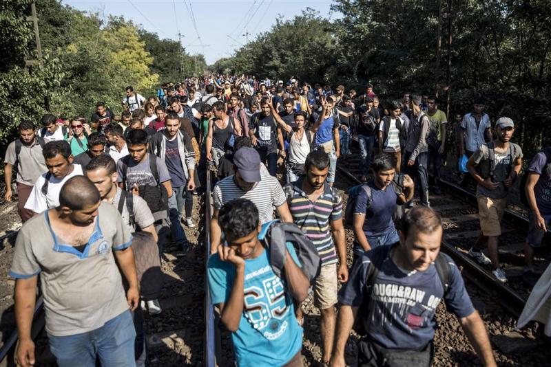 'Hongarije biedt vluchtelingen bussen aan'