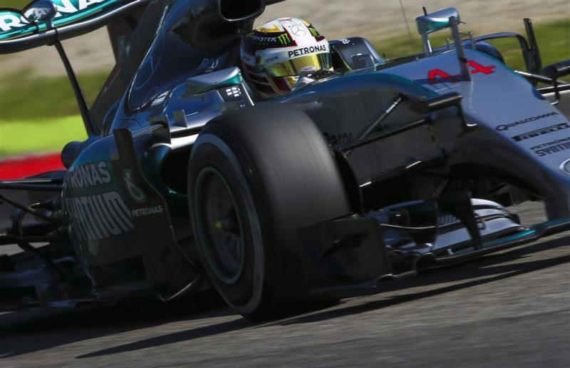 Pole voor Hamilton, Verstappen achteraan