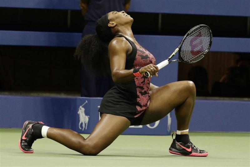 Serena Williams verslaat zus Venus op US Open