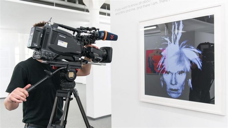 Dieven verwisselen Warhol met kleurenkopieën