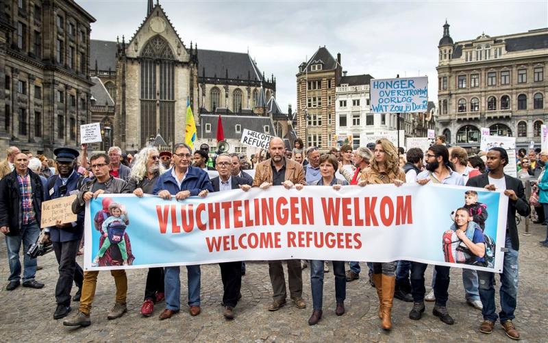 Noodopvang 1500 vluchtelingen in Amsterdam