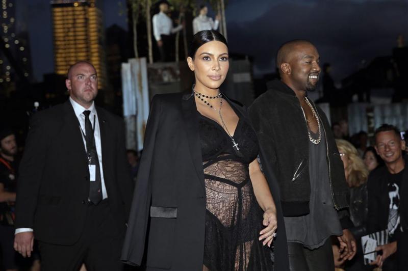 Kritiek op ingelaste modeshow Kanye West