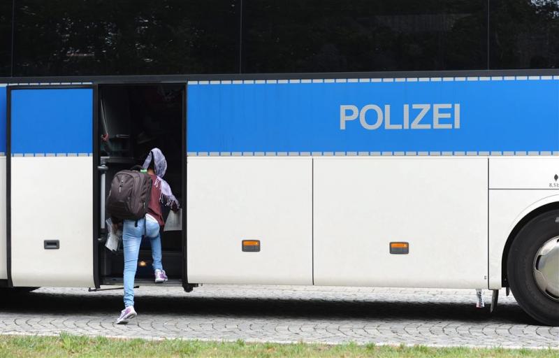 Duitse politie houdt 3500 vluchtelingen tegen
