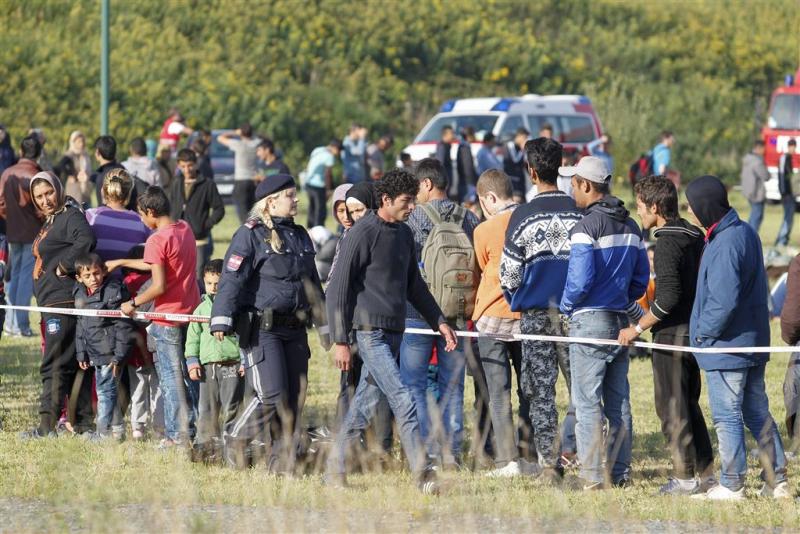 Wenen dreigt migranten die via Balkan komen