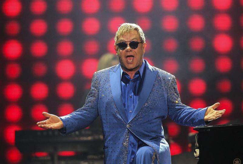 Elton John dit keer echt gebeld door Poetin