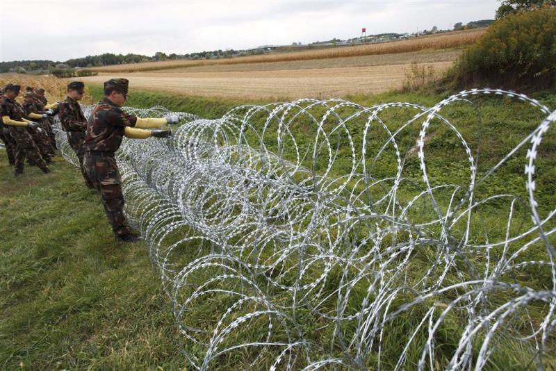 Hongarije breekt hek weer af