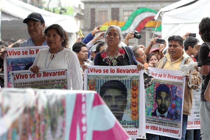 Mexicanen protesteren jaar na vermissing