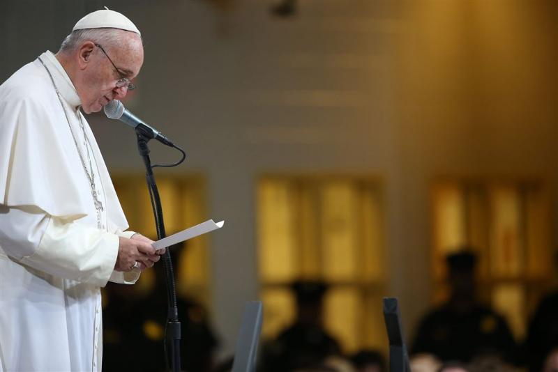 Paus eindigt bezoek VS met openluchtmis