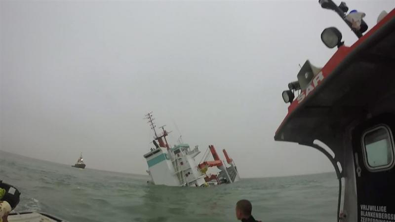 Olievlekken drijven richting Nederlandse kust