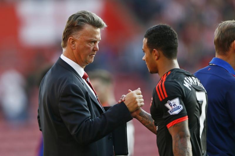 Van Gaal zet Depay en Blind op de bank (Pro Shots / Action Images)