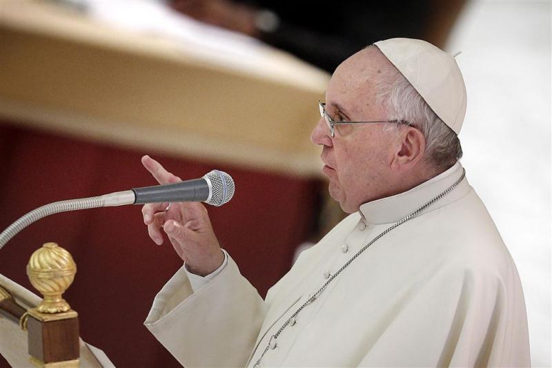 Vaticaan ontkent hersentumor van paus 