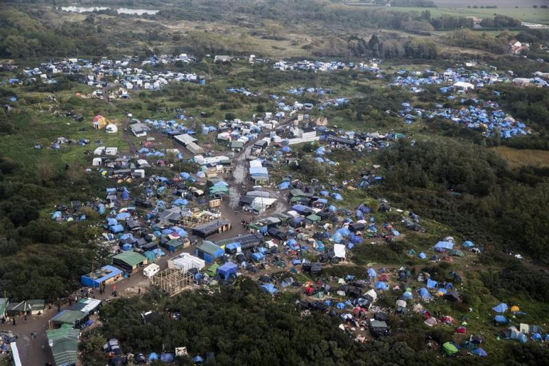 Vluchtelingen Calais krijgen verwarmde tenten